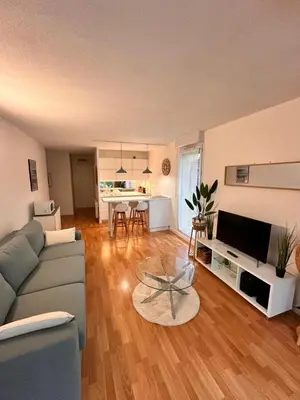 Coin salon dans l'établissement magnifique T2 vue sur parc