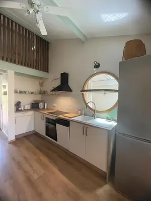 Cuisine ou kitchenette dans l'établissement Maisonette Landaise