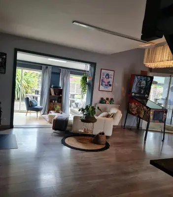 Coin salon dans l'établissement La Villa du Teich