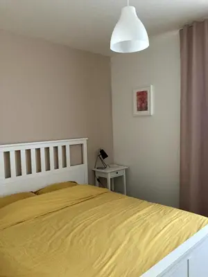 Un ou plusieurs lits dans un hébergement de l'établissement Modern family home with hot tub and garden