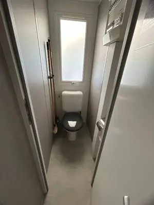 Salle de bains dans l'établissement Mobilhome sur camping 4 étoiles