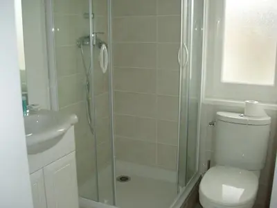 Salle de bains dans l'établissement Hôtel La Cote d'Argent