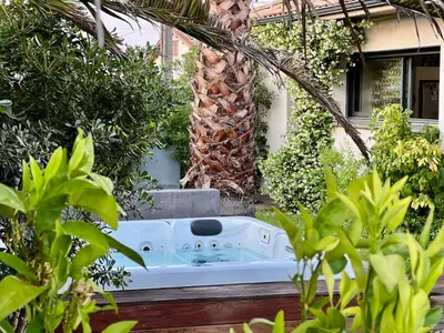 Jardin de l'établissement Villa Miroir d'O - Piscine chauffée
