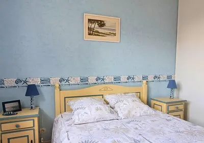 Un ou plusieurs lits dans un hébergement de l'établissement MENGINE - Jolie maison avec piscine