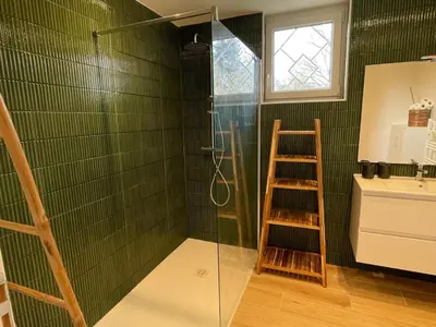 Salle de bains dans l'établissement Le 102 - Cozy, quiet one-story house in Mées