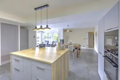 Cuisine ou kitchenette dans l'établissement Villa Madeleine - Piscine