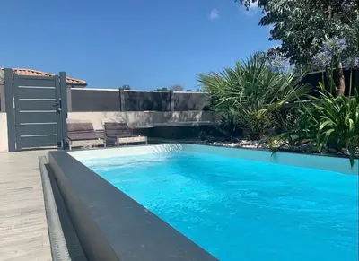Piscine de l'établissement Villa Madeleine - Piscine ou située à proximité