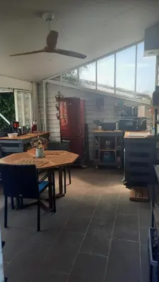 Restaurant ou autre lieu de restauration dans l'établissement Fisherman's house-style gîte for 2 people - Maison style cabane de pêcheur pour 2