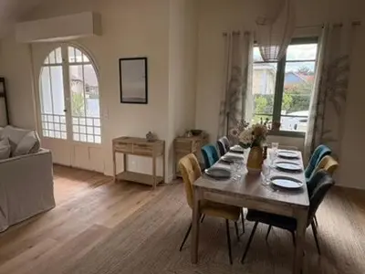 Coin salon dans l'établissement Villa rénovée sur Bassin d'Arcachon