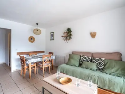 Coin salon dans l'établissement Appartement avec balcon et piscine - Golf de Biscarrosse - 4 pers - FR-1-319-616