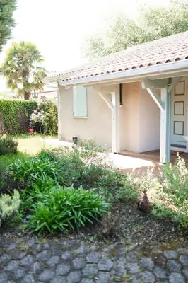 Jardin de l'établissement Spacieuse maison familiale entre pins et océan jusqu'à 10 personnes