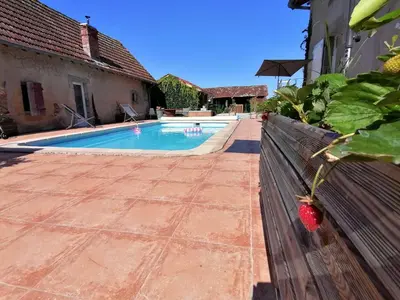 Piscine de l'établissement Chambre d'hôtes 2 - Exotique - Un Refuge à Cachen ou située à proximité