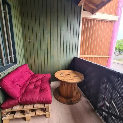 Coin salon dans l'établissement Duplex au cœur du bourg à 10 minutes de la plage