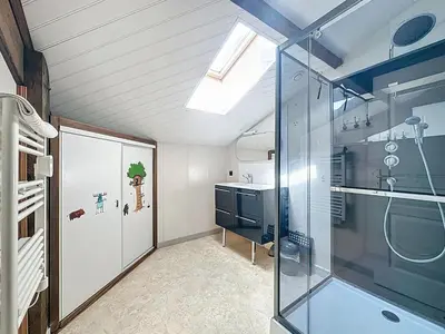 Salle de bains dans l'établissement Le relais - Groupe - BBQ - babyfoot - pingpong- netflix- clim