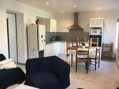 Cuisine ou kitchenette dans l'établissement Maison Chez Loulou