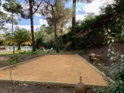 Tennis ou squash au sein de la villa ou à proximité