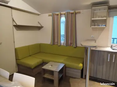 Coin salon dans l'établissement mobil-home 6 couchage sur la côte landaise
