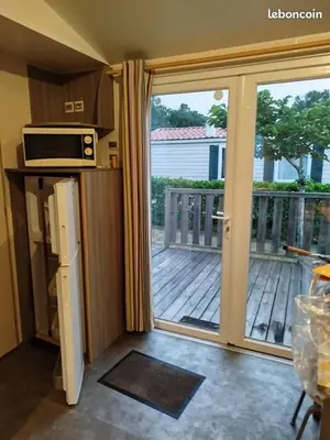 Cuisine ou kitchenette dans l'établissement mobil-home 6 couchage sur la côte landaise