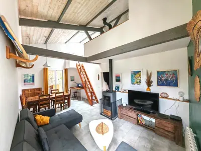 Télévision ou salle de divertissement dans l'établissement Villa des Hauts Pins