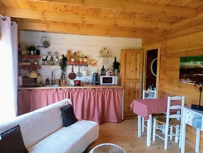 Cuisine ou kitchenette dans l'établissement Chalet du bonheur