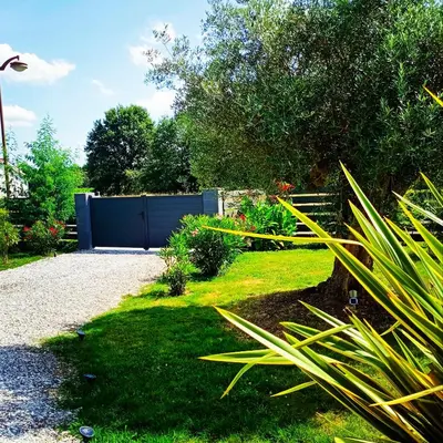 Jardin de l'établissement Chalet du bonheur