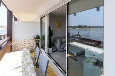 Vue sur la rivière ou le fleuve situé(e) à proximité de l'appartement