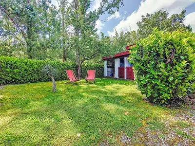 Jardin de l'établissement Holiday Home L'imprévu by Interhome