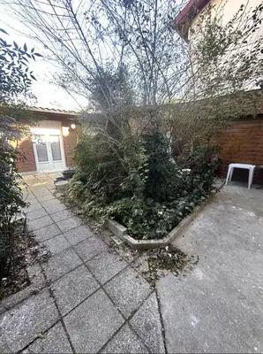 Jardin de l'établissement Neuf lumineux et agréable en rdc avec terrasse - 33