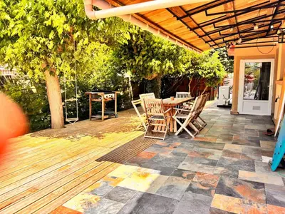 Terrasse ou espace extérieur de l'établissement Seawest avec piscine à 5 min de l'océan