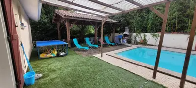 Piscine de l'établissement House near Arcachon Bay ou située à proximité