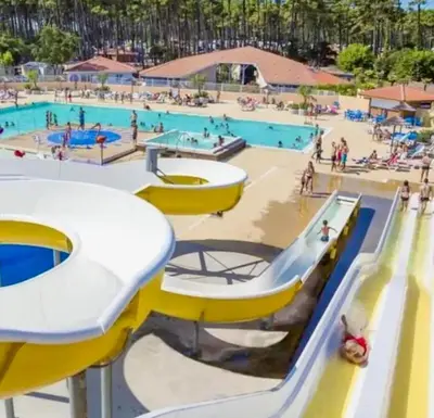 Piscine de l'établissement Mobil-home plage des casernes ou située à proximité
