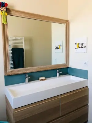 Salle de bains dans l'établissement Villa OHANA - au calme et proche des plages, idéale pour les familles
