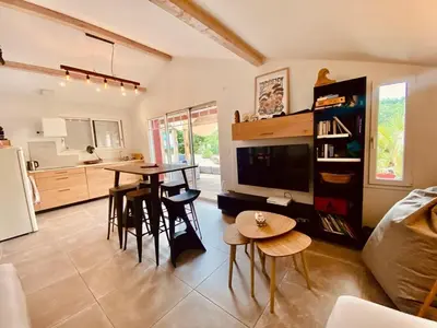 Cuisine ou kitchenette dans l'établissement Maison avec jardin et accès Wi-Fi à Capbreton - FR-1-413-260