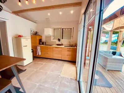 Cuisine ou kitchenette dans l'établissement Maison avec jardin et accès Wi-Fi à Capbreton - FR-1-413-260