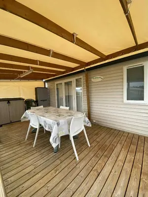Balcon ou terrasse dans l'établissement Mobile home à Mimizan
