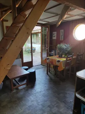 Coin salon dans l'établissement Chalet atypique