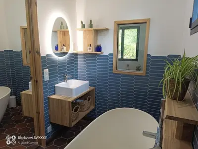 Salle de bains dans l'établissement Maison avec rivière