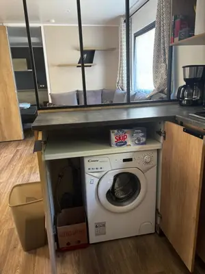 Cuisine ou kitchenette dans l'établissement Mobil-home 3 chambres Siblu La Réserve 388