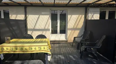 Coin salon dans l'établissement EntreLac&Océan3 - entrée et terrasse privée