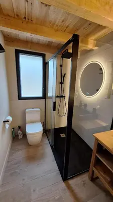 Salle de bains dans l'établissement Villa Annabelle Charmant duplex à Messanges dans les Landes entre océan et forêts de pins