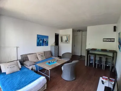 Coin salon dans l'établissement Appartement T2 à Seignosse - Plages et Commerces à Pied - FR-1-239-1138