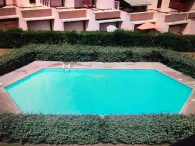 Piscine de l'établissement Grand studio calme vue sur port ou située à proximité