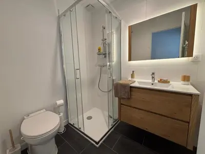 Salle de bains dans l'établissement Villa EtcheOna