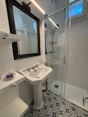 Salle de bains dans l'établissement Villa EtcheOna