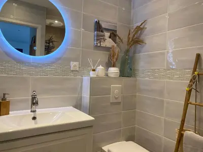 Salle de bains dans l'établissement La Maison de Moliets &Maa plage et Golf