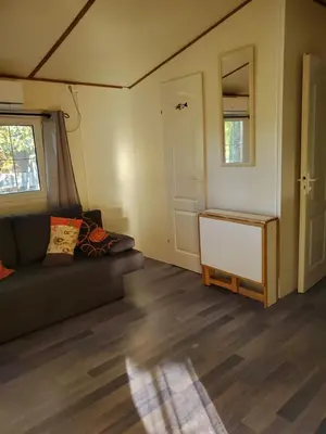 Coin salon dans l'établissement Mobilhome vue sur la lande