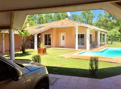 Piscine de l'établissement Villa Temara à Soustons Plage , piscine , Golf, Lac Marin ou située à proximité