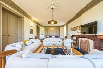 Télévision ou salle de divertissement dans l'établissement Chateau de la Grotte