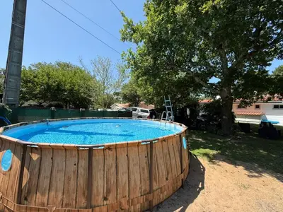 Piscine de l'établissement La Maison de la forêt et son jaccuzy ou située à proximité