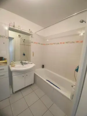 Salle de bains dans l'établissement Appartement Soustons quartier Mora draps et caution en supplément